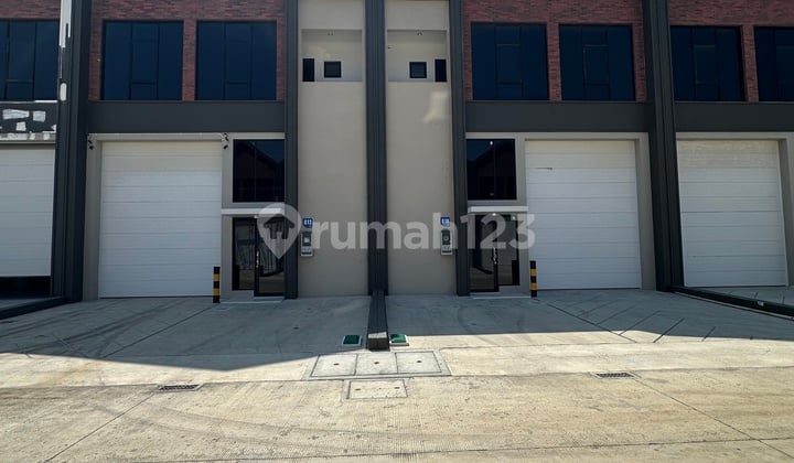 Warehouse for rent at Bizpark PIK2, size 9x30 with office | Brand new