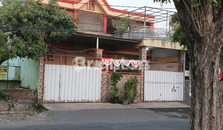 Residential House and Business Premises at Ketintang Madya, in Front of the Gas Station