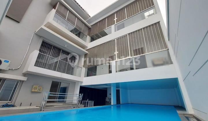 Disewa Rumah PIK 3Lt Uk300m² Furnished at Jakarta Utara