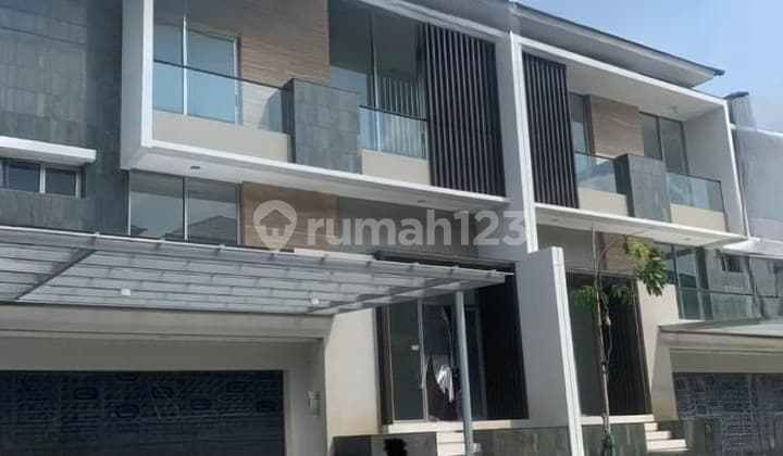 For Rent House Pik2 Lake View Size 10x25 4BR Unfurnished Best Price At North Jakarta.