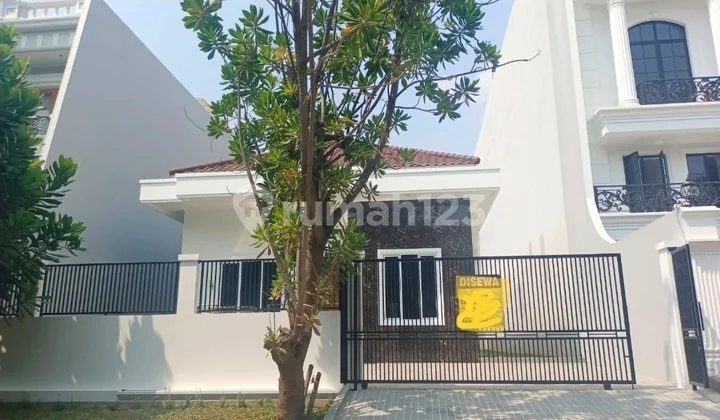 Disewakan Rumah Katamaran Pik Uk 560M² , AC At Jakarta Utara