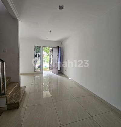 Disewa Rumah Pik Golf Island 2Lt Uk 90M2 At Jakarta Utara