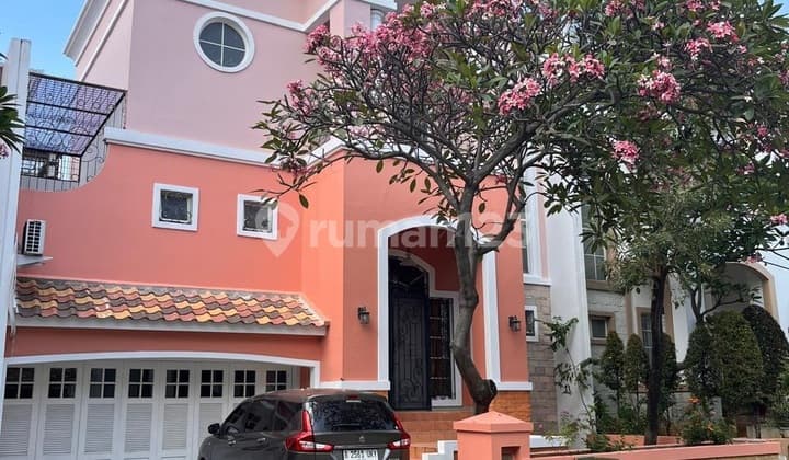 For Rent: PIK Cluster Cendana House, 300m² size, in North Jakarta