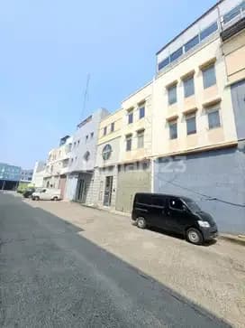 For Sale Elang Laut Warehouse Pik Size 220m2, 3 floors, HGB Certificate in North Jakarta.