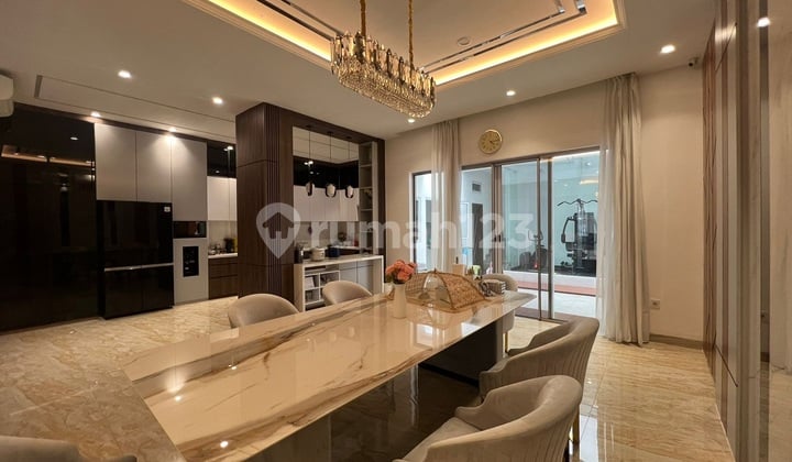 Disewa Rumah PIK Furnished mewah Golf Island 2lt Uk200m² at Jakarta Utara