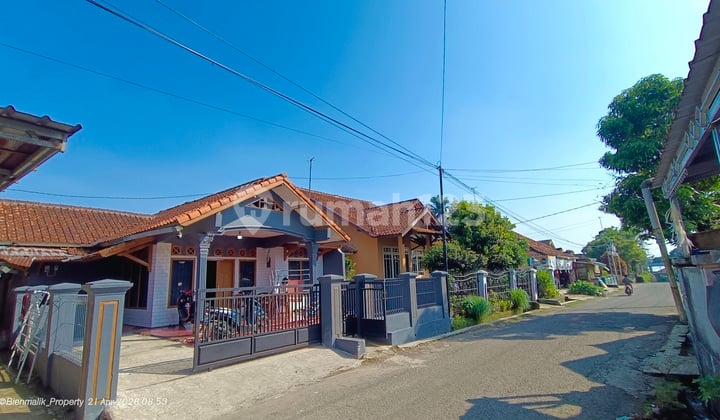 Di Jual Rumah Siap Huni Nyaman dan Adem Pinggir Jalan Besar