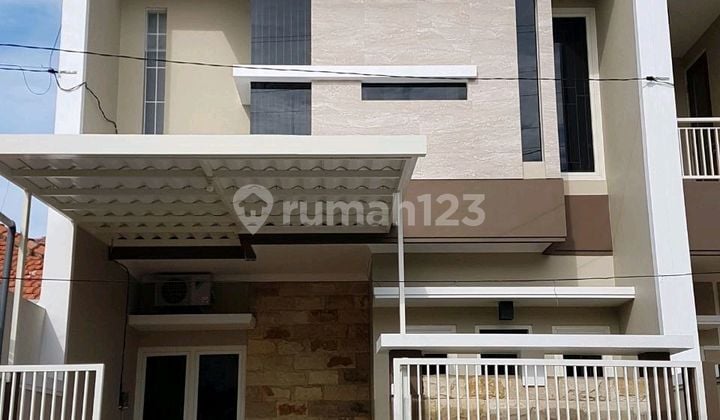 Rumah Bagus 2 Lantai Shm Di Manyar