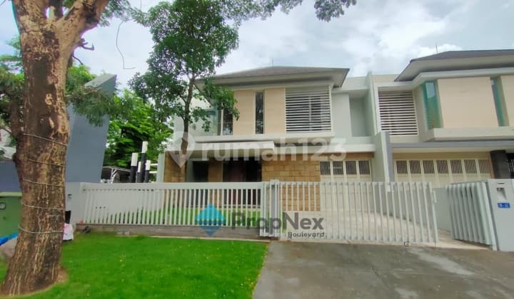 Modern Minimalis Wisata Bukit Mas Surabaya Barat Row Jalan Lebar