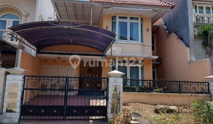 Rumah siap huni hitung tanah di graha famili