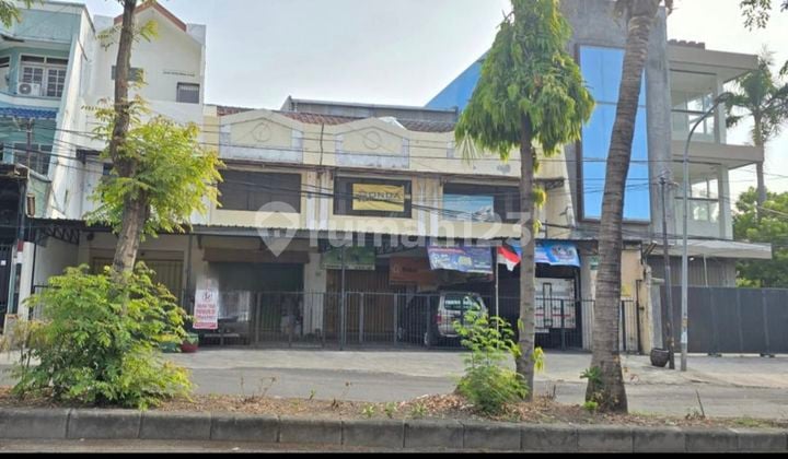 2.5-Story Shop House, West Darmo Baru Main Road