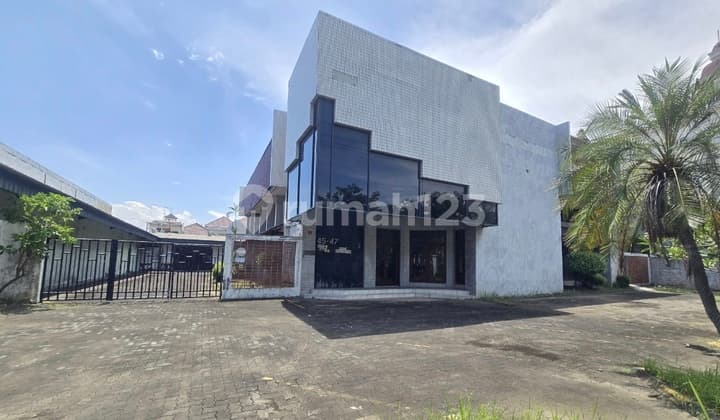 Rumah Tempat Usaha Raya Kendangsari