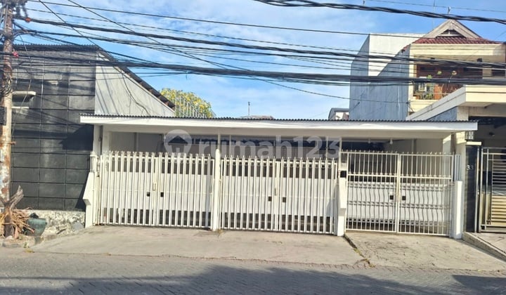 Rumah Simpang Darmo Permai Selatan Siap Huni