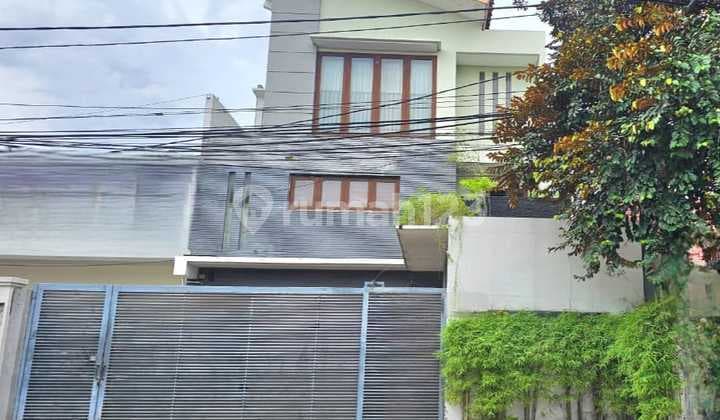 Dijual Rumah 3 lantai di Rawamangun, Jakarta Timur