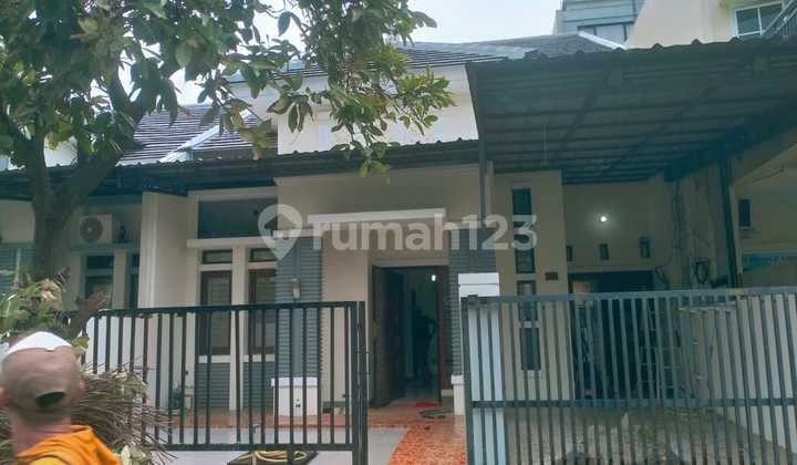 Disewakan Rumah 2 Lantai di Cluster Aralia Harapan Indah Bekasi