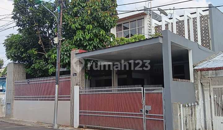 Rumahsiap Huni di Komplek Sandang Duren Sawit Jakarta Timur