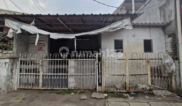 Old House Land Calculation by the Main Road in Duren Sawit, East Jakarta