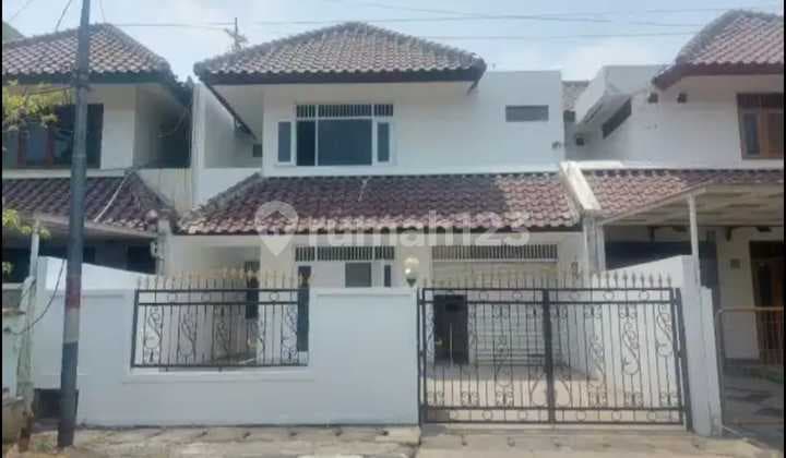 Nice 2-Story House in a Comfortable Environment at Metland Ujung Menteng Housing, Cakung, East Jakarta