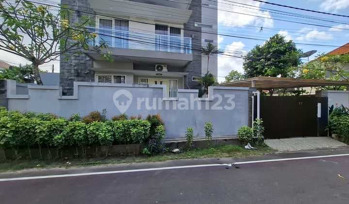 For Sale Furnished House on Nusa Dua Road Suitable for Family