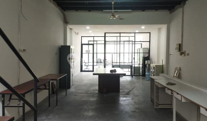 Disewakan Ruko 2½ LT Muara Karang Lokasi Bagus