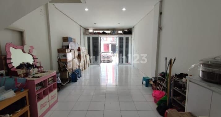 Disewakan/dijual Cepat Ruko 4 Lantai Muara Karang Area Ramai