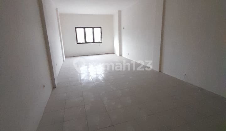 Disewakan Ruko.3.5 LT Muara Karang Lokasi Ramai
