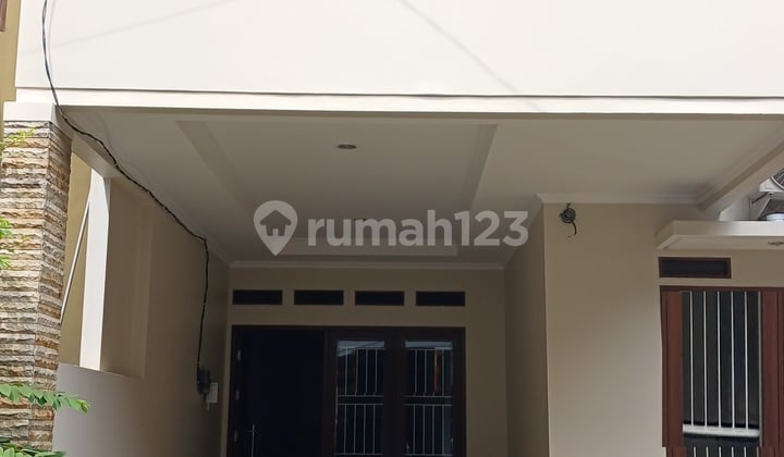 2 Lantai Bagus Siap Huni Tidak Jauh Dari Masjid Dekat ke Pasar Cipadu