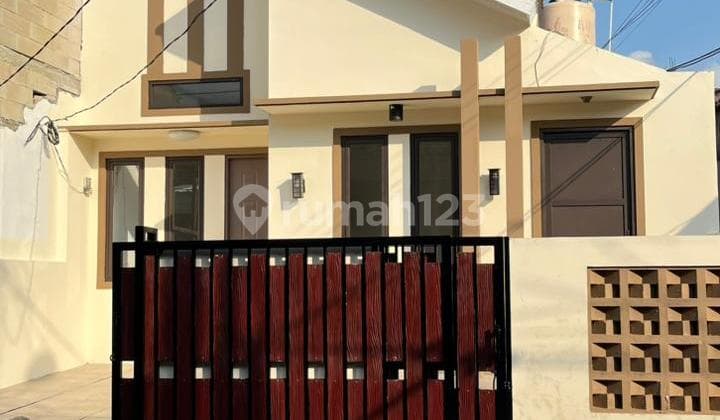 Jual Rumah Murah Parkir Luas di Bekasi Timur Regency Kota Bekasi