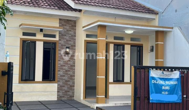 "Sell Cheap House Ready for Name Transfer in East Bekasi Regency Bekasi"