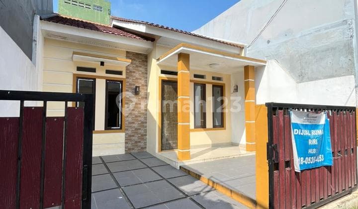 Cheap House for Sale in East Bekasi Regency, Spacious Living Room, Bekasi