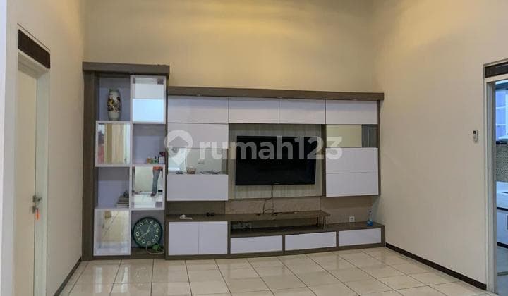 Modern Furnished Kt3+1 Km2 Lb97 Lt162 Tinggal Bawa Koper
