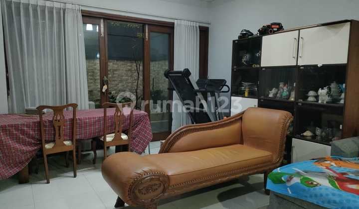 Gerlong Dalam Komplek Kt4 Km3 2Lt. Car2 Semifurn