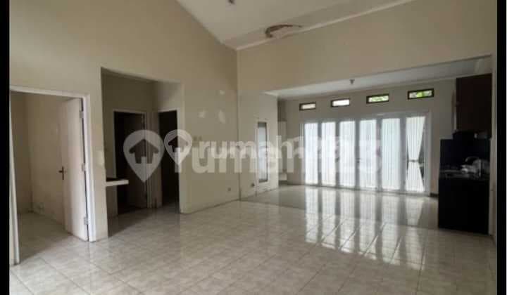 Well Maintained Kt4 Km1 Gar1 Car1 Kbp Curtains Wh