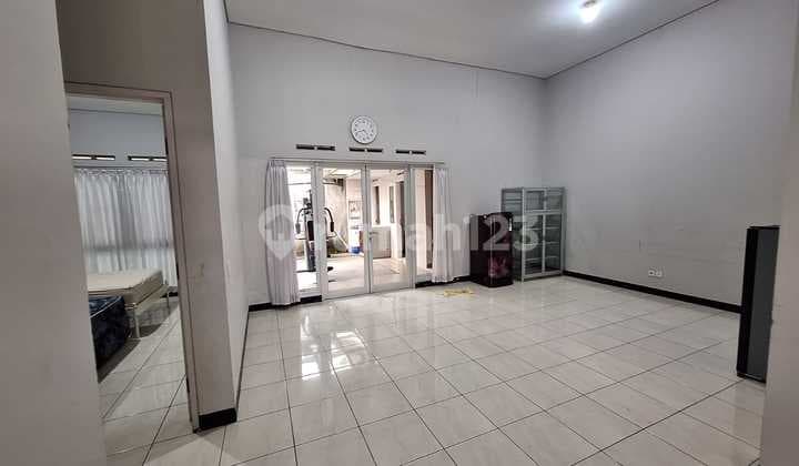 Semifurnished Kt3+1 Km1+1 Wh Gudang1 3200w