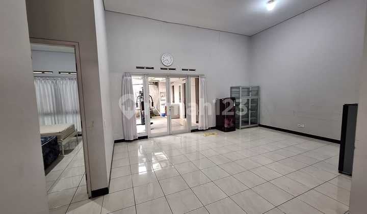 Semi-furnished 3+1 bedroom, 1+1 kitchen, 1 warehouse, 3200 watt.
