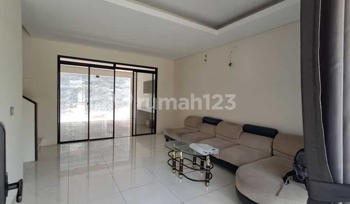 Semi-Furnished 3BR 2BR AC Land 210 Building 216 Ready to Live In