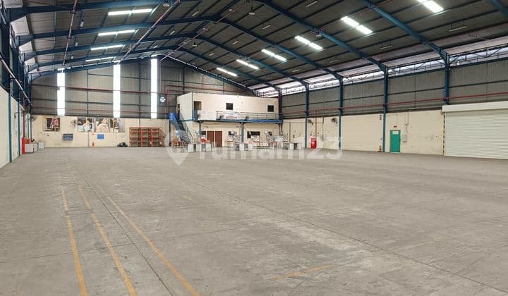 Cakung Warehouse with Loading Dock, K250 Floor, Office Included