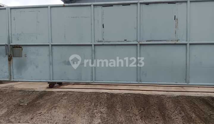*Di Sewakan Gudang Baru.*Lokasi di Kawasan Industri Bayur Pabrik Oppo Kota Tangerang.*Luas Tanah : 2.500 M2**Luas Bangunan : 1.200 M2**Listrik : 33.000 Watt**Harga : 55.000/M2/Bulan**Terima Kasih.*