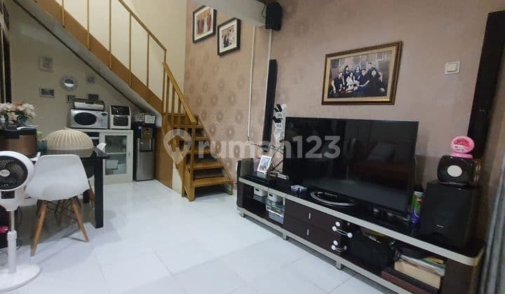 Rumah di Komplek Rajawali Bintaro 2 Lantai SHM Bagus, siap huni