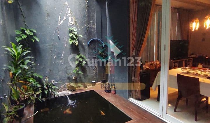 Rumah di Discovery 2 Lantai SHM Bagus, siap huni
