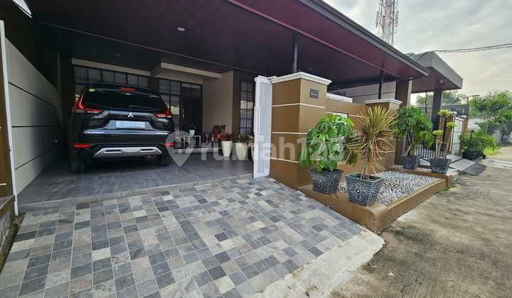Siap Huni, Rumah, 2 Lantai, SHM, Dekat Fasilitas Kesehatan, Bebas Banjir,