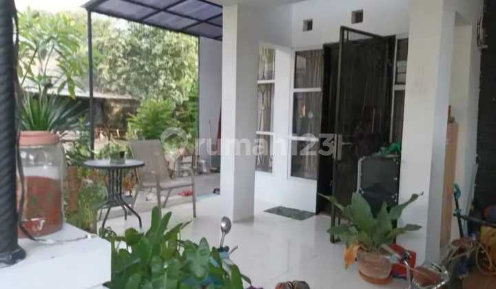 Rumah SHM di Graha Raya