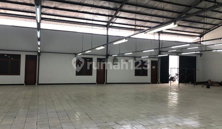 Gudang di Komplek Industri Sadang