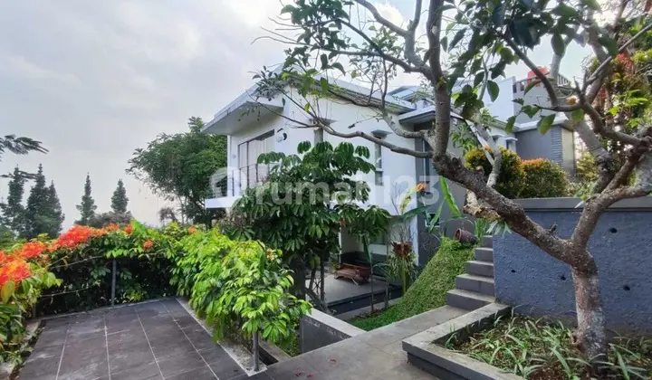 Land and Luxury Villa for Sale in Dago Giri, Bandung