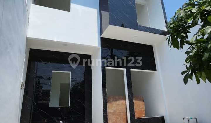 Rumah 3 Lantai Minimalis Siap Huni di Kelapa Gading