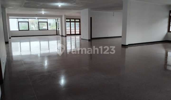 Quick sale of a very spacious house with land measurement in Sunter.