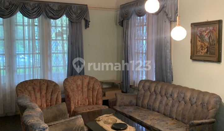 Jual Rumah Vintage Strategis di Sayap Gatot Subroto Kota Bandung