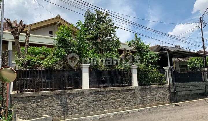 Well-Maintained Strategic House Near Pasteur Toll, Gunung Batu Street, Bandung
