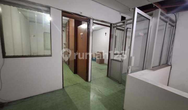 Sewa Ruko / Kantor Strategis di Kebon Jati dekat Paskal Bandung