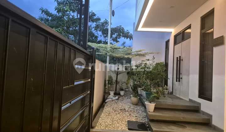 Jual Rumah Baru 3Lantai Nice View di Setra Regency Polban Bandung