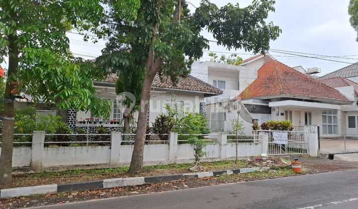 House for Rent for Cafe/Office/Guesthouse in Sayap Riau, Bandung City